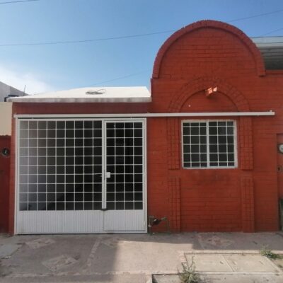 Casa Remodelada, Fracc. ANNA, a la entrada, frente al Kinder Centenario.