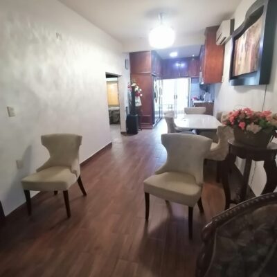 Residencia 2 Pisos, Opción a Departamento en planta Alta,  en Villa Jardín Lerdo Dgo., con Alberca.