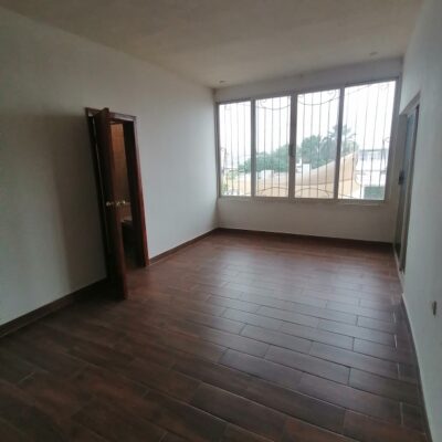 Residencia 2 Pisos, Opción a Departamento en planta Alta,  en Villa Jardín Lerdo Dgo., con Alberca.