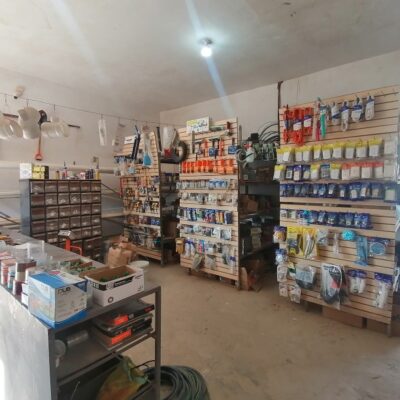 Bodega con Ferretería acreditada en Ejido San Agustín, 400 mts2 de Terreno.